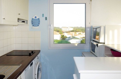 Saint-Jean-de-Monts Apartment | Pamplemousse Face Mer by Interhome