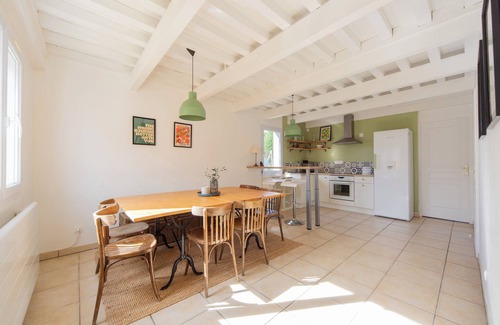 Quincie-en-Beaujolais House | Panda Home - Gîte in the Beaujolais hills, Gîte à Quincié en Beaujolais