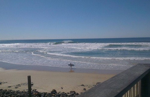 Coolum Beach House | Pandanus Holiday Home central Coolum Beach - Long stay discounts available.