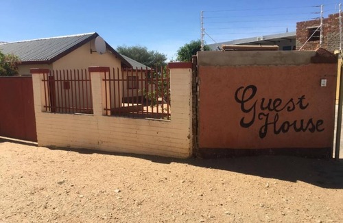 Windhoek House | Pandeinge - Deluxe Double Room with Shower