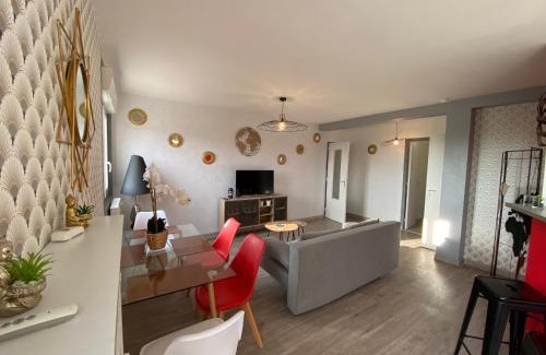 Pontorson Apartment | PANORAMA Balcony