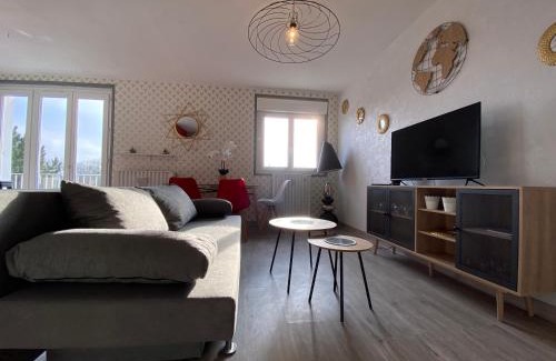 Pontorson Apartment | PANORAMA Balcony