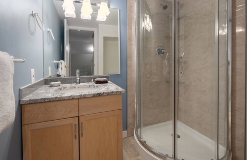 East Kootenay House | Panorama Horsethief Lodge 2 bedroom condo, Sleeps 6: Unit 516