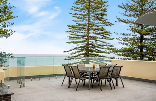 Glenelg Apartment | Panorama on Glenelg - 2Bed 2Bath Ocean Front