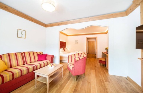 Bad Kleinkirchheim House | Panorama Suite Breakfast - Thermenwelt Hotel Pulverer