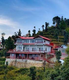 Kaul House | Panorama Villa homestay at Hartola, Mukteshwar by Kusumith Retreats