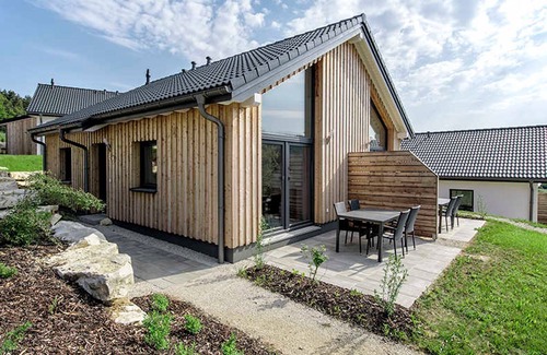 Mistelgau House | Panoramabungalow WD 08A - panoramic bungalow (DH) in the holiday village at the Therme Obernsees