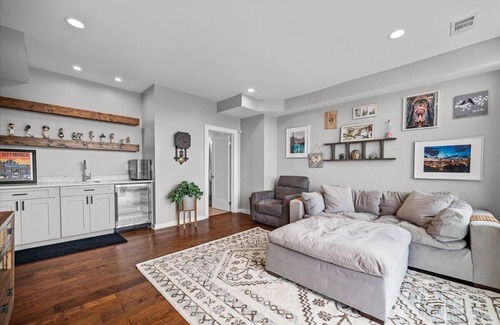 Mount Washington House | Panoramic City Views from Atop Mount Washington!