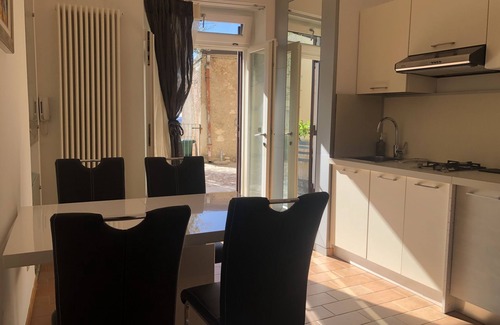 Cavaion Veronese House | Panoramic historic center with a view of Lake Garda