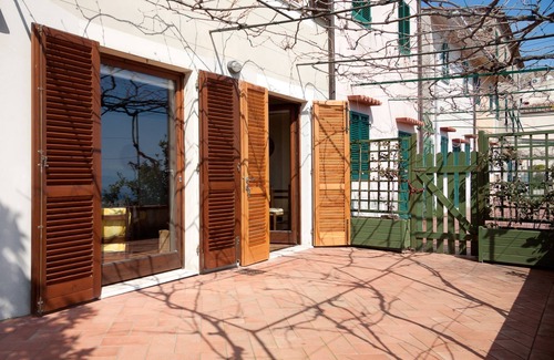 Rio nell'Elba Apartment | Panoramic house on the town of Rio Elba