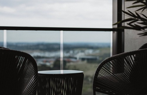 Belconnen Apartment | Panoramic Lake View 2-Bed with Pool, Gym and BBQ