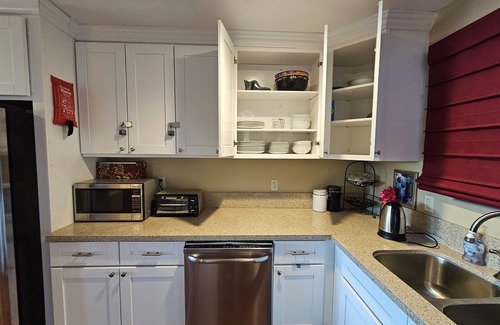 Crestline House | Panoramic Lake View! Modern 4 BD 2 BA/Level entry