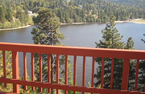 Crestline Cabin | Panoramic Lake View-Steps Away from the Water!