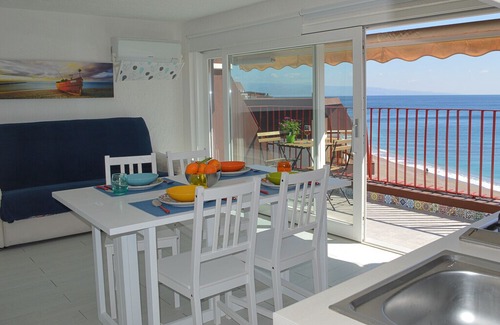 Letojanni Apartment | Panoramic loft AcquaMarina