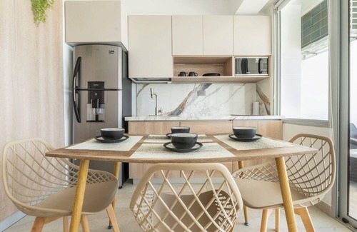 Crespo Apartment | Panoramic Oceanview Loft Near Beach & Airport