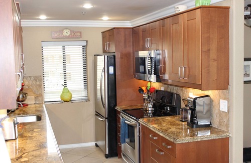 Pacific Beach Condo | PANORAMIC OCEAN VIEWS! Steps To Beach, Shops, Restaurants, Night Life