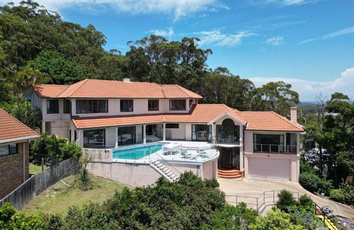 Nelson Bay House | Panoramic Oceanview Manor