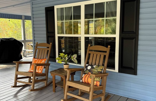 Townsend House | Panoramic Paradise! Spacious Pet Friendly House. Sleeps 10, Minutes to GSMNP!