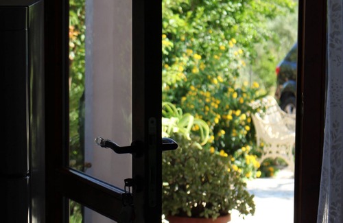 Defensola House | Panoramic rural house in the green of olive trees