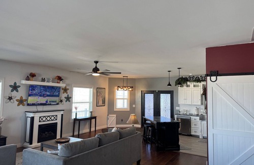 Idaho Falls House | Panoramic Rustic Retreat ~ 3-Bedrooms ~ 2-Full Baths 10 minutes from Idaho Falls