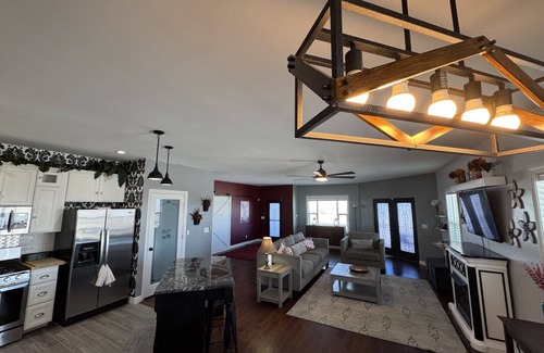 Idaho Falls House | Panoramic Rustic Retreat ~ 3-Bedrooms ~ 2-Full Baths 10 minutes from Idaho Falls