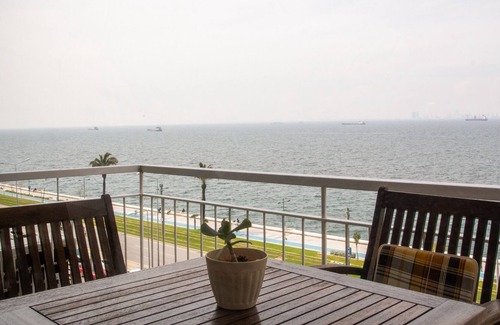 Konak Apartment | Panoramic Sea View Flat w Balcony in Izmir Konak