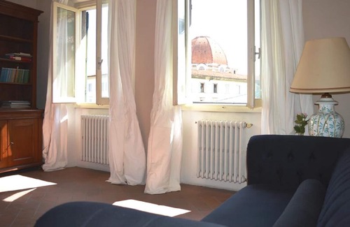 San Lorenzo Apartment | Panoramic Suite near Duomo and Station