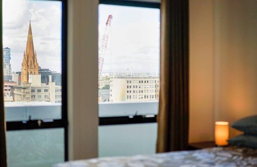 Melbourne Central Business District Apartment | Panoramic View CBD 1 Bed Apt +OFFICE (Collins)