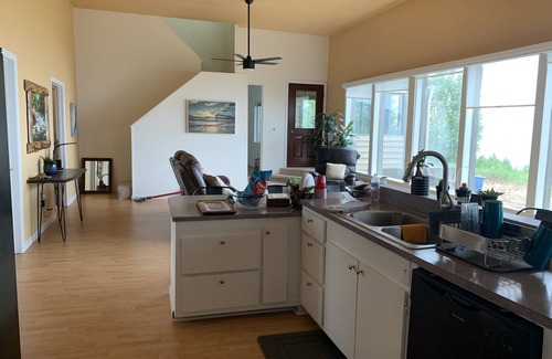 Homer House | PANORAMIC VIEW OF KENAI MOUNTAINS AND HOMER SPIT