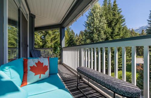 Village North House | Panoramic Views from this gorgeous 2 Bed Property - Village Location