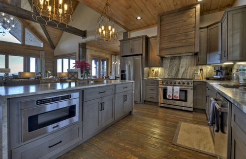 Blue Ridge House | Panoramic Views. Heated Pool, Hot Tub. Sleeps16 near Aska & downtown Blue ridge