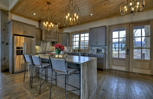 Blue Ridge House | Panoramic Views. Heated Pool, Hot Tub. Sleeps16 near Aska & downtown Blue ridge