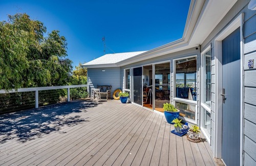 Goolwa South House | Panoramic Views of the River
