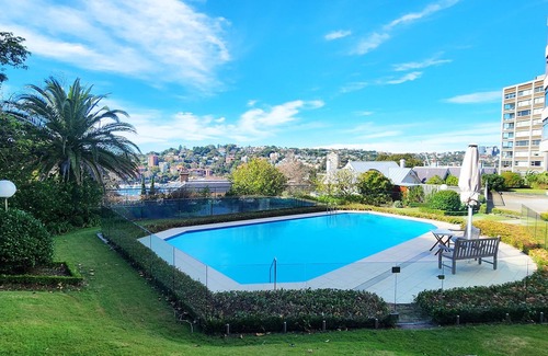 Double Bay Apartment | Panoramic Wraparound Harbour & City Views - 2 Bed, 2 Bath, Parking & Pool