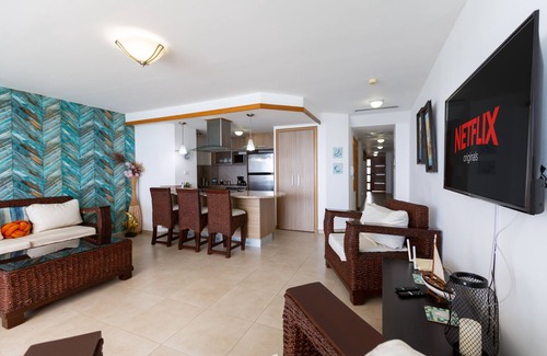 Villas Del Mar Apartment | PanoramicView| Beachfront| Fast WiFi| FullKitchen