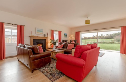 Mauchline Cottage | Pant Farmhouse - a house that sleeps 12 guests in 6 bedrooms