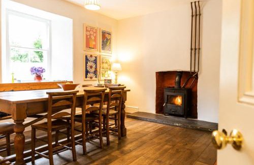 St Dogmaels House | Panteg - a gorgeous retreat near the coast for 10