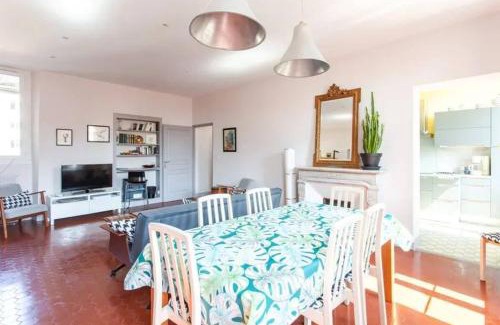 Quartier du Port Apartment | PANTHEON- App centre, 2 ch, 2 sdb , classé 4 étoiles