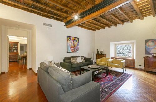 Rione VIII Sant'Eustachio Apartment | Pantheon Palazzo Nari