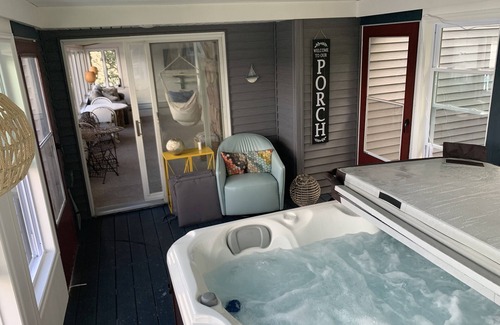Bernhards Bay House | Panther Lake Waterfront. Dock and deck, on water with hot tub. Rent our boat!