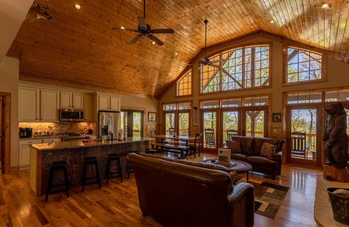 Banner Elk Cabin | Papa Bear Lodge at Eagles Nest- Ridgetop home with views, fire pit, arcade, 75 inch tv