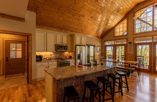 Banner Elk Cabin | Papa Bear Lodge at Eagles Nest- Ridgetop home with views, fire pit, arcade, 75 inch tv
