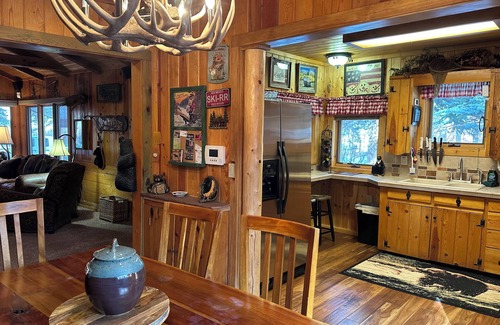 Red River Cabin | Papa Bears Cabin on the Red River in Red River, NM