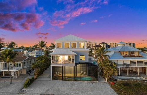 South Island House | Papa's Boat House - 8214 Estero Blvd home