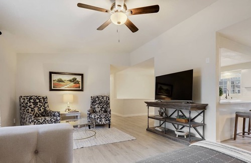 Appleton House | Paper City Oasis - 5 Min from the ATW Airport, Shopping and Downtown!