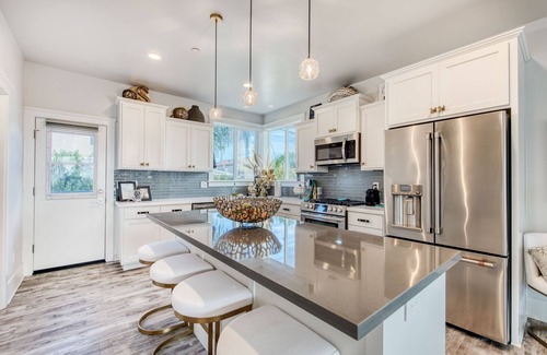 Grover Beach House | Papillon House a luxury escape with sunset ocean-view rooftop deck