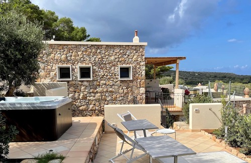 Levanzo House | PAPUZZEDDA-Deluxe Room @ Dolcevita Egadi Resort ADULTS ONLY