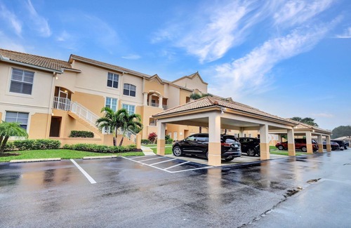 Tropical Cove Condo | Par-View Palace at Lexington CC Golf Village