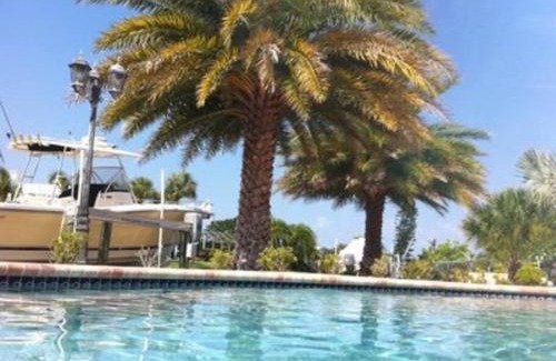 Key Royale House | Paradisaical Enclave 5 Star Private Canal Dock Pool Family Fun