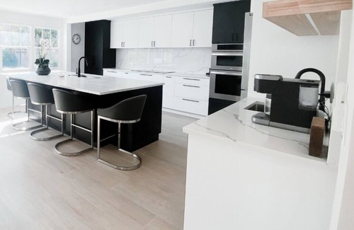 Del-Ida Park Historic District House | Paradise 101: Modern Beach House steps to The Ave; Heated Pool + Hot Tub